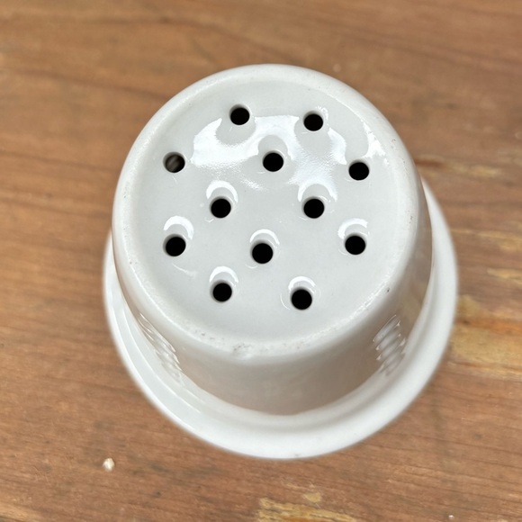 Cha Cult Hamburg Porcelain Tea Cup & Lid with Moose Hearts & Flowers Size 9oz - Picture 5 of 11